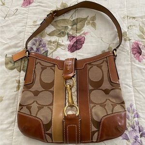 Vintage coach handbag/shoulder bag for women